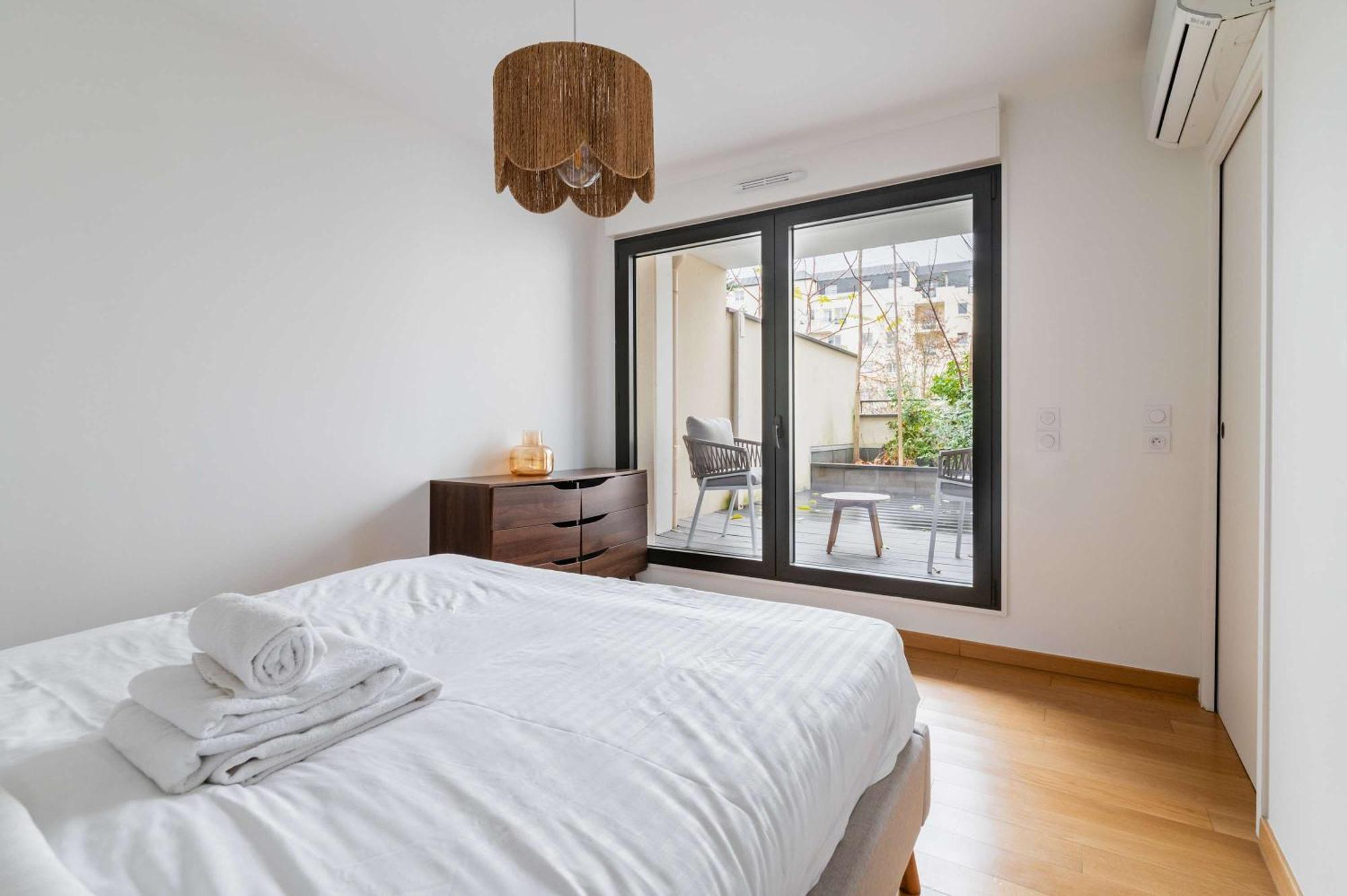 Appartement Lumineux Avec Terrasse Courbevoie - 4P - Flat-Guest Exteriör bild