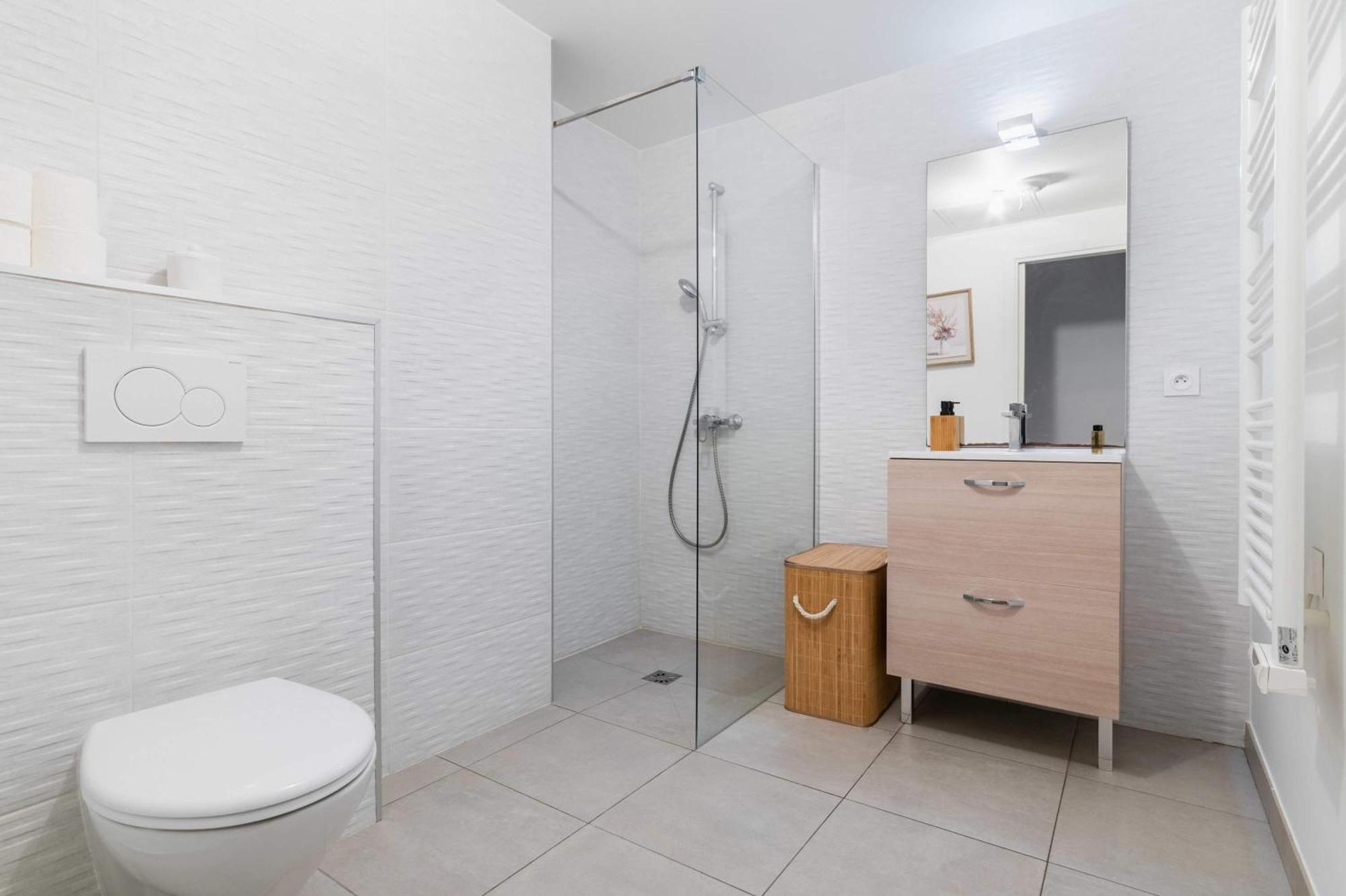 Appartement Lumineux Avec Terrasse Courbevoie - 4P - Flat-Guest Exteriör bild